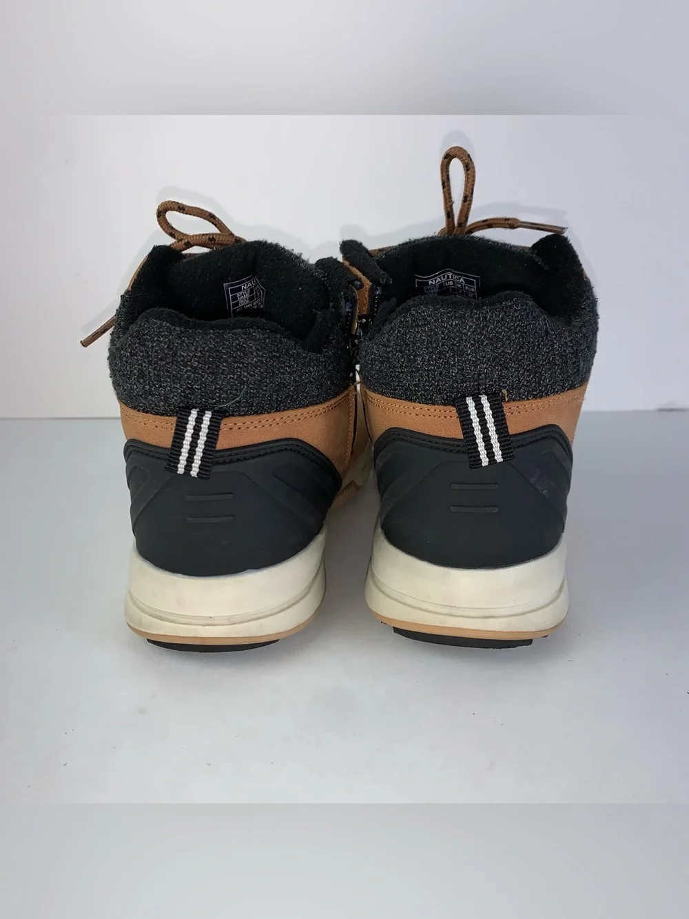 Nautica Kids Work Chukka Boot Youth size 5 big boys